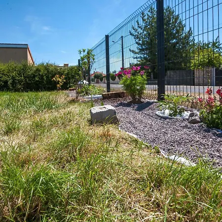Quaint Holiday In With Garden