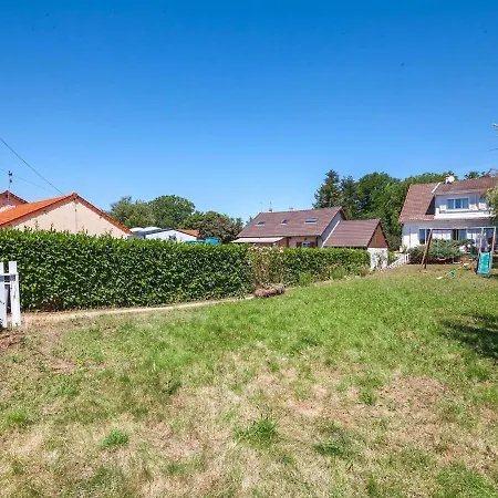 Quaint Holiday In With Garden